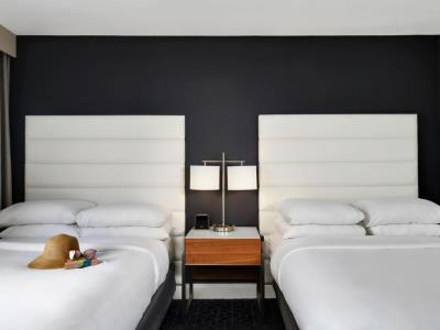 Riverwalk Hotel 4*